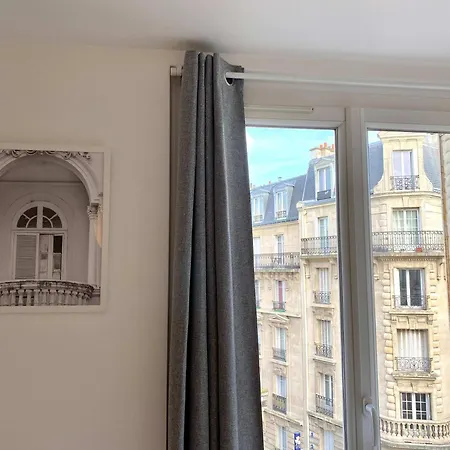New 447 Welles - Cosy Center Apartment