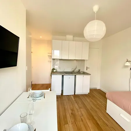 New 447 Welles - Cosy Center Apartment