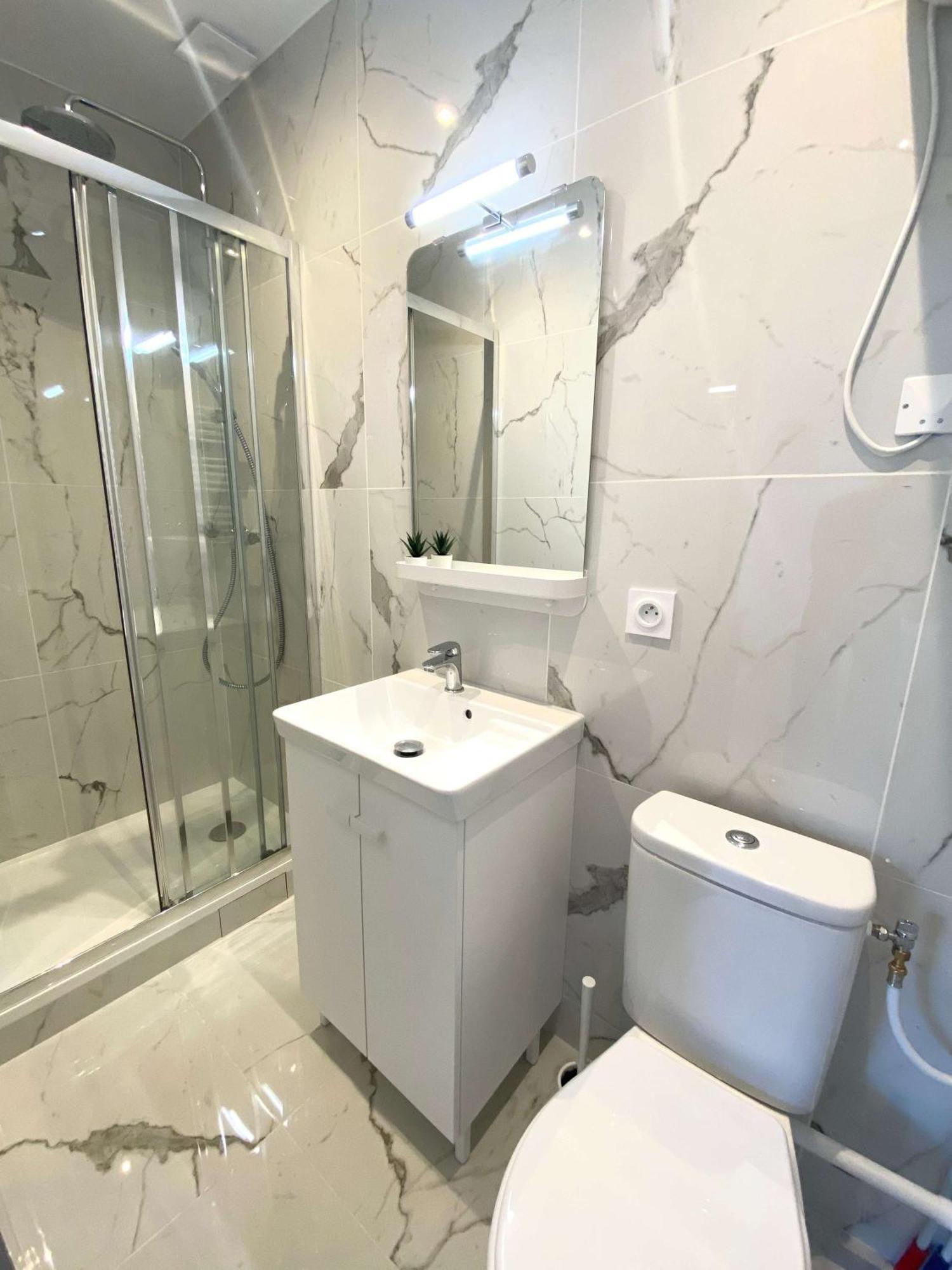 Apartment New 447 Welles - Cosy Center *